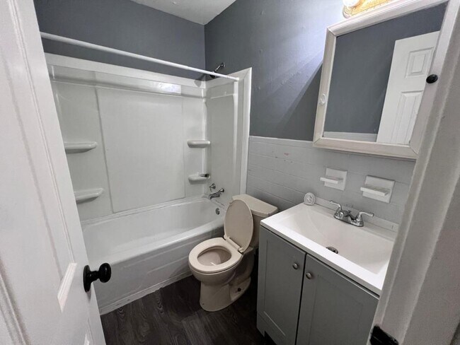 Photo - 948 Biddle St