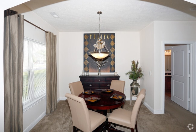 2BR, 2BA - 1382 SF
