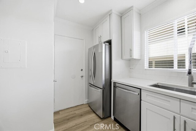 Photo - 241 S Barrington Ave Unit B4