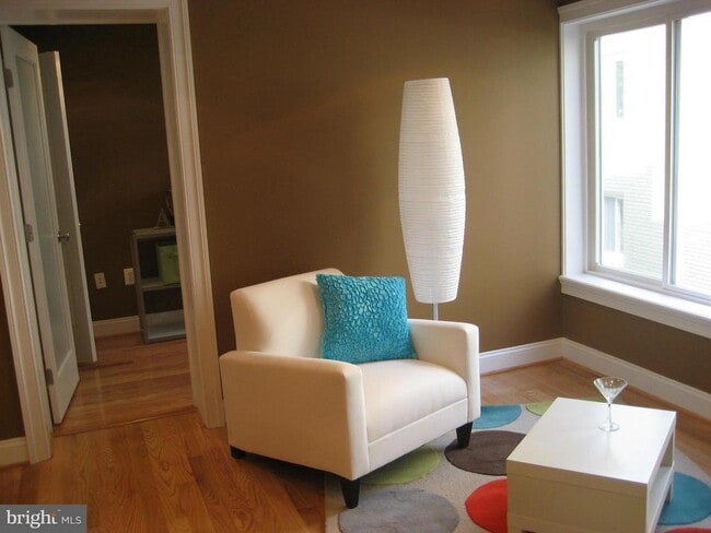 Photo - 1901 Lincoln Rd NE