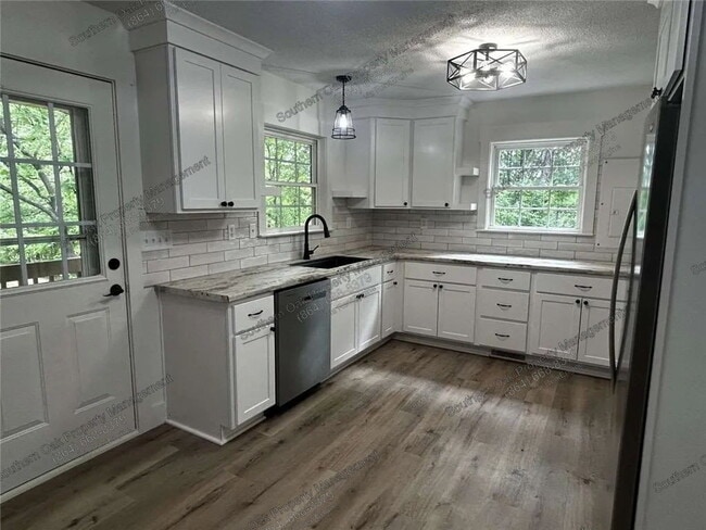 Photo - 107 Ledbetter Ln