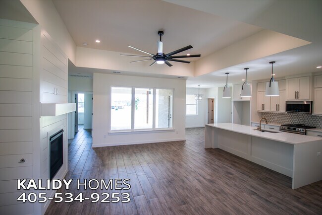 Photo - 17584 Salma Rd