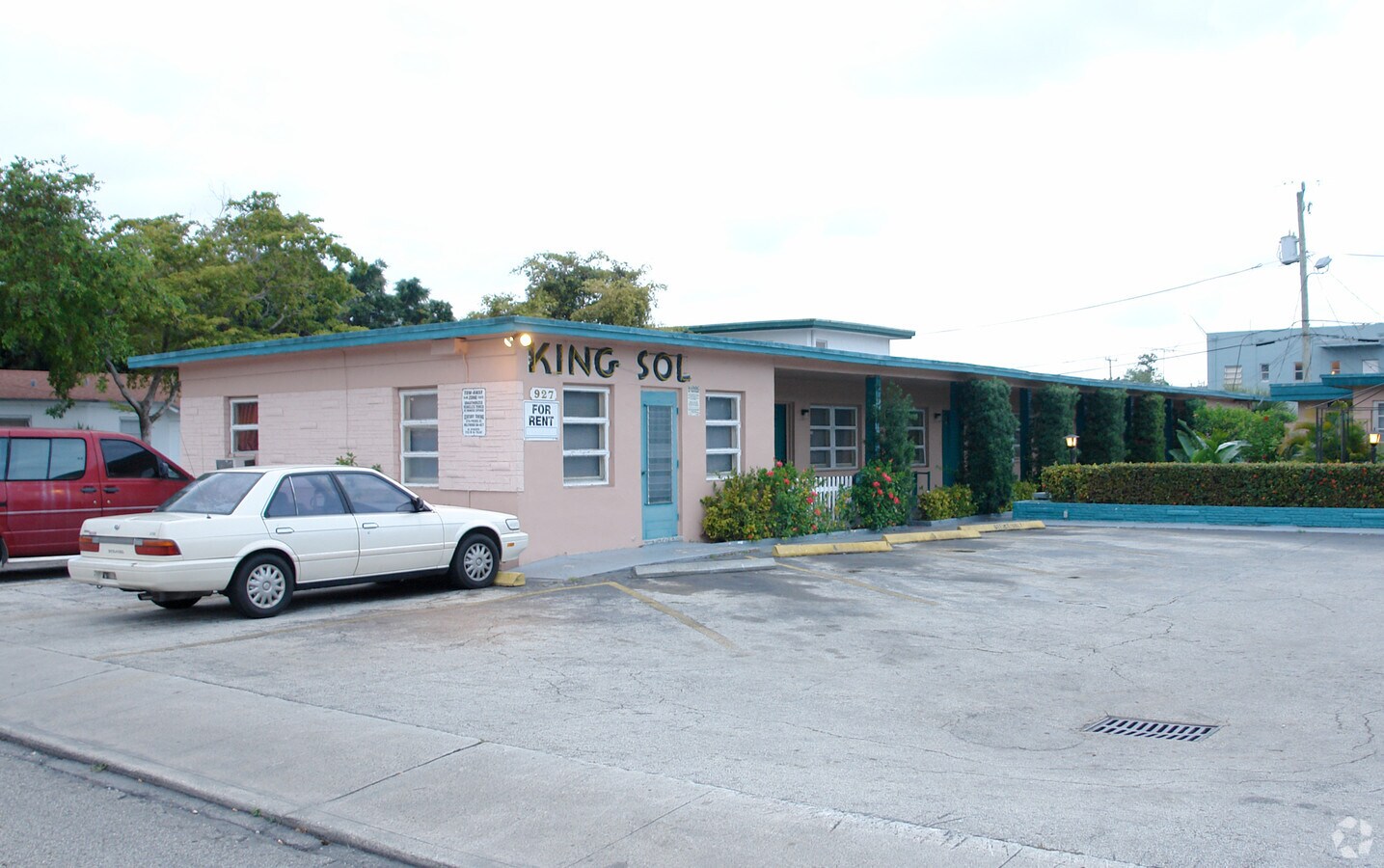 Photo - 927 N 18th Ct