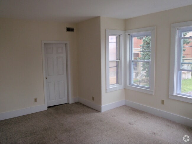 Building Photo - 98 Snow St Unit 98 Rental