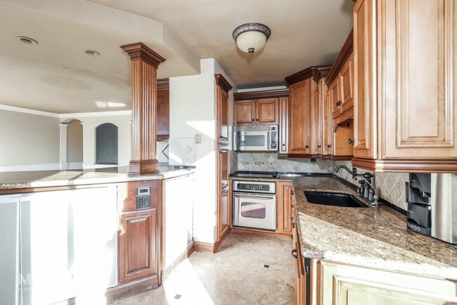 Photo - 280 Island Ave