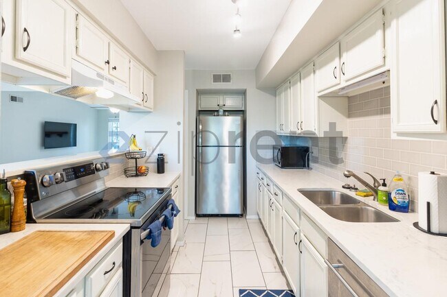 Photo - 4159 Steck Ave