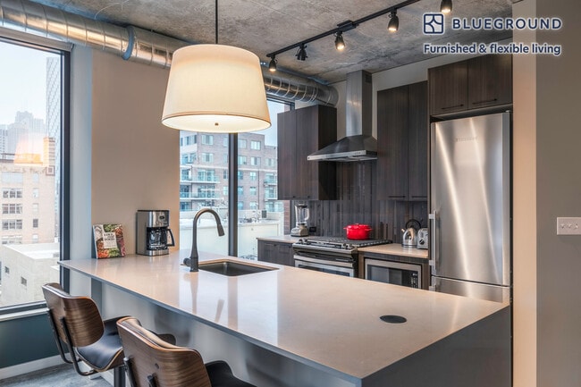 Photo - 939 W Washington Blvd Unidad FL6-ID213