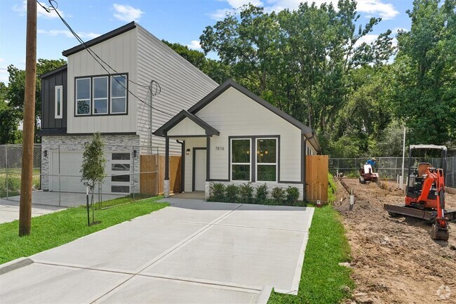 Building Photo - 7816 Beckley St Rental