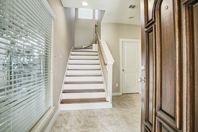 Photo - 3830 Center Plaza Dr