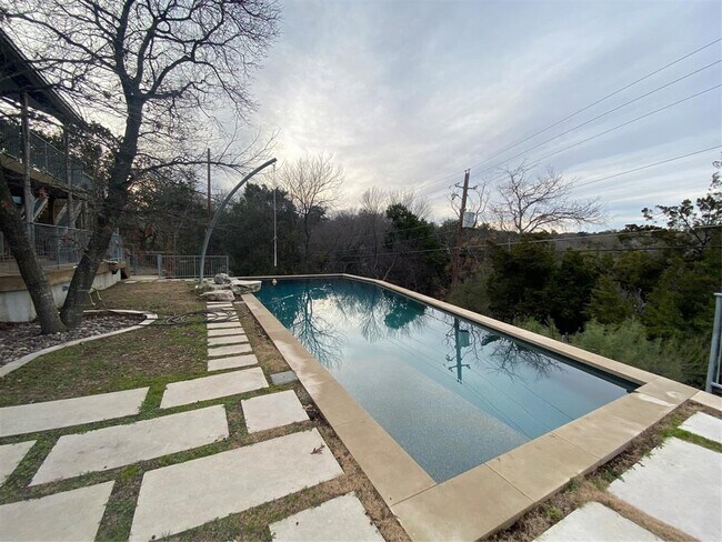 Photo - 6301 Highland Hills Dr