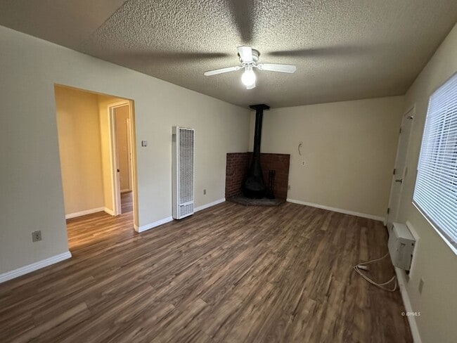 Photo - 25840 CA-243