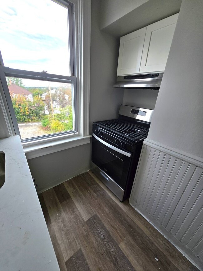 Photo - 457 Admiral St Unit 2nd/3rd flr ( 3)