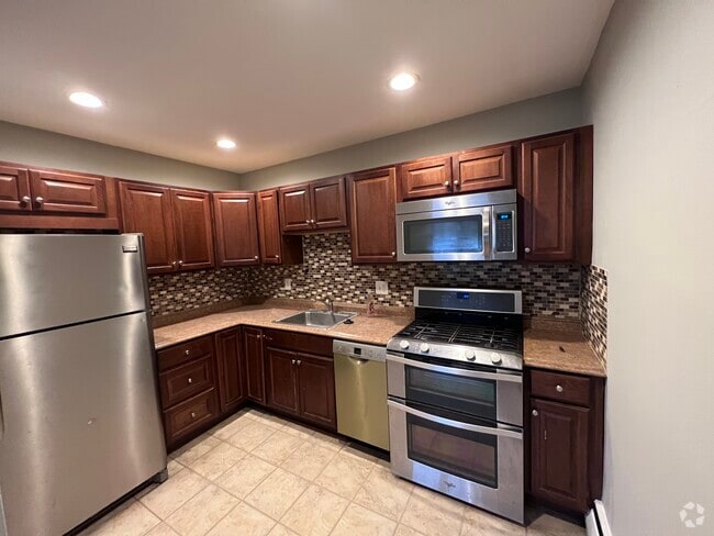 Building Photo - 151 Burmont Rd Unit 1st Floor Rental