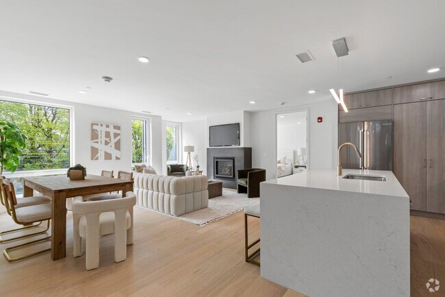 Building Photo - 33 Calvert St Unit PH5 Rental