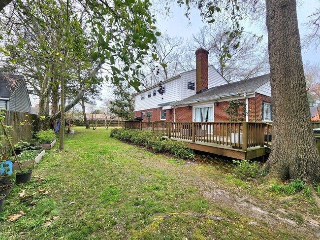 Photo - 216 E Bay Ave