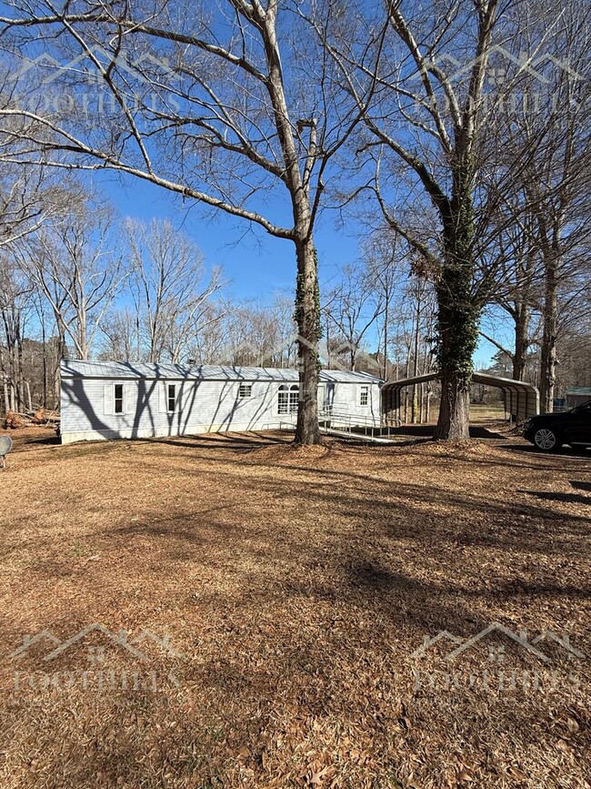 Bright and Cozy 2-Bed Home in Anderson! - Bright and Cozy 2-Bed Home in Anderson!