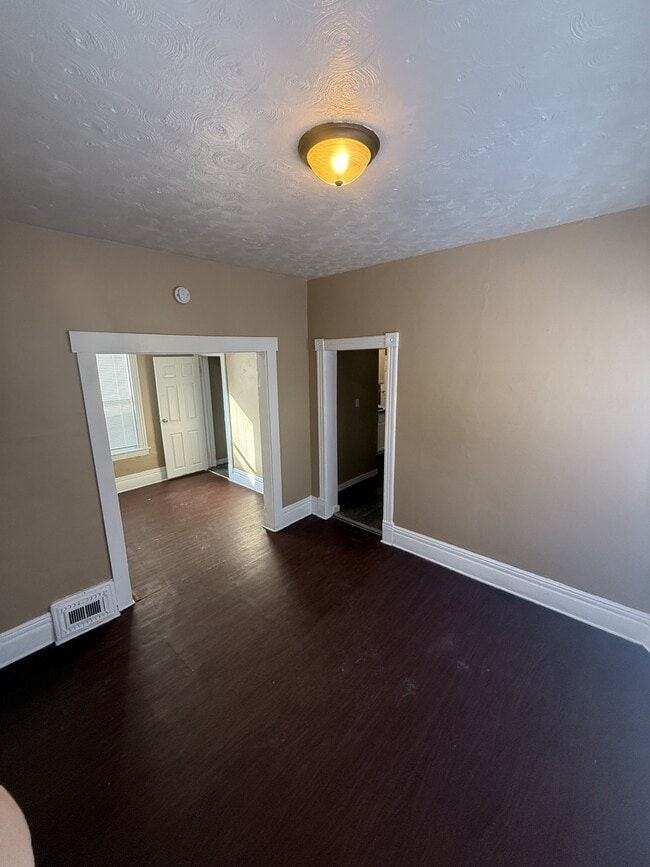 Photo - 733 Sherburne Ave