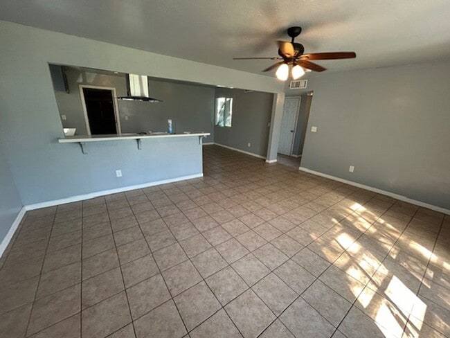 Photo - 419 W Walnut Ave