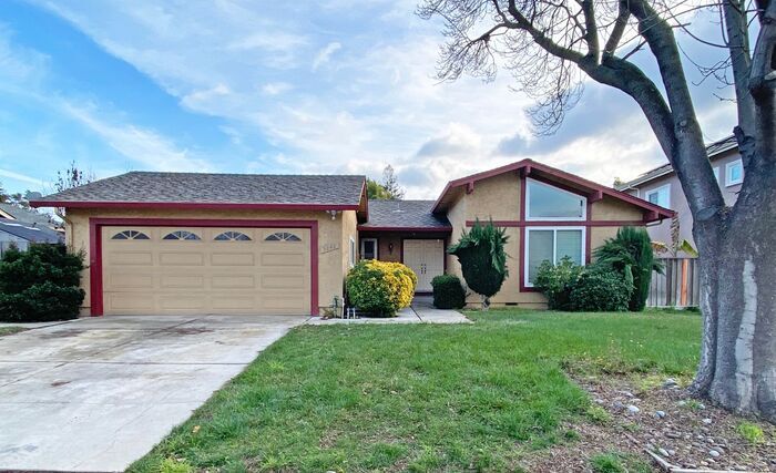 Photo - 3042 Fowler Rd - Beautiful Evergreen Home--Walk to Evergreen Elementary!