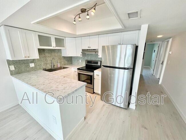 Photo - 4410 Warren Ave Unit 104