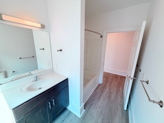 Photo - 19 N Duke Apartamentos