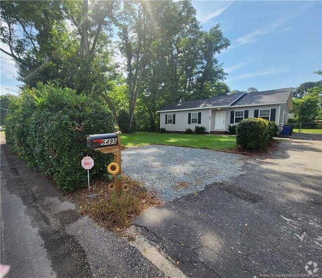 Building Photo - 6495 Portsmouth Dr Rental
