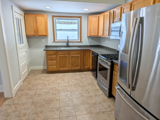 Photo - Beautiful Four Bedroom Home In Forest Hills