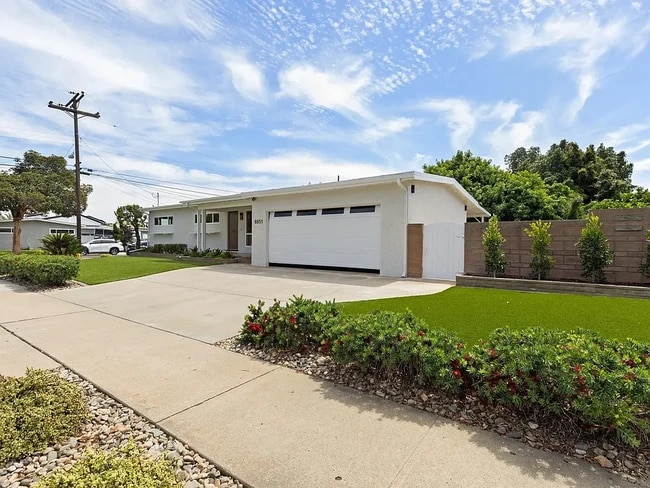 Photo - 8851 Geraldine Ave