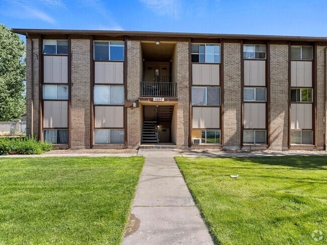 Building Photo - 1355 N Redwood Rd Unit 15 Rental