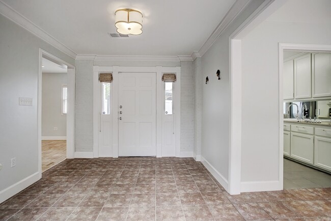 Photo - 2228 Addison Rd