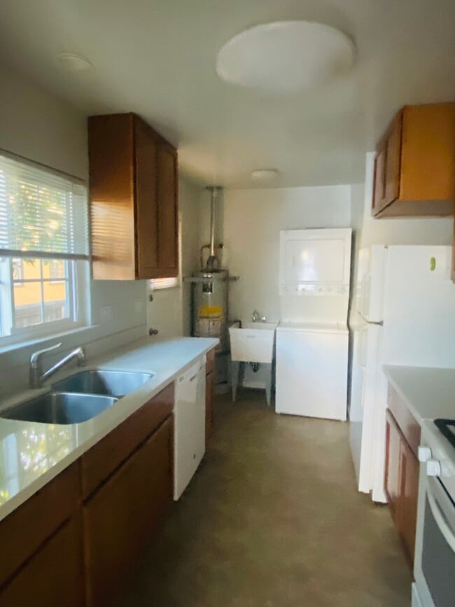 Photo - 424 S Frances St