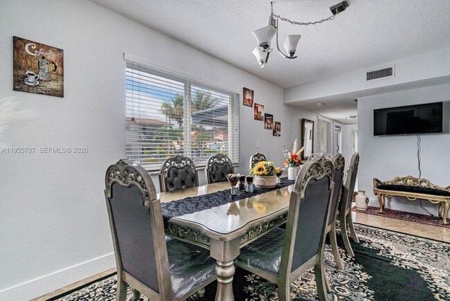 Photo - 901 NW 22nd Pl