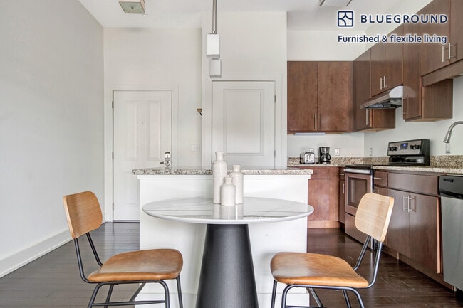 Photo - 90 Fawcett St Unit FL3-ID527