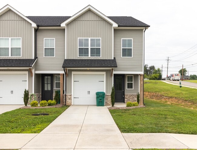 Photo - 4839 Lake Ln Townhome