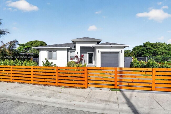 Photo - 655 NW 24th Ave