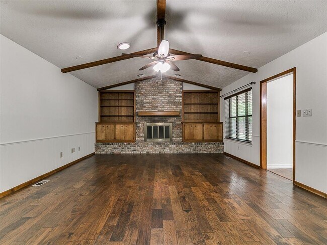 Photo - 309 Kingsbury Dr