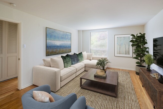 Photo - 170 Lakeside