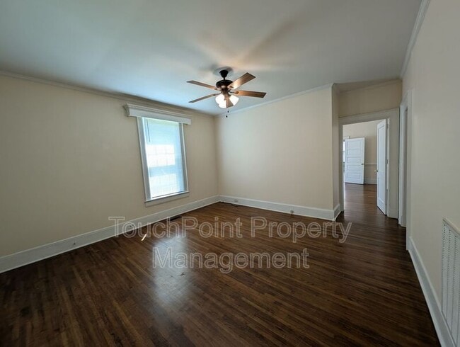 Photo - 476 Spring St SW