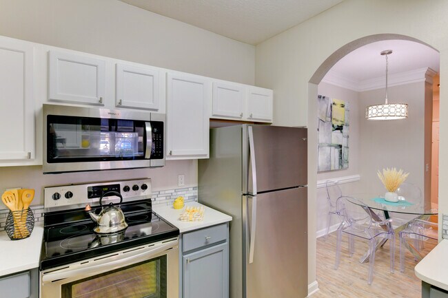 2BD, 2BA - 1245SF - Kitchen