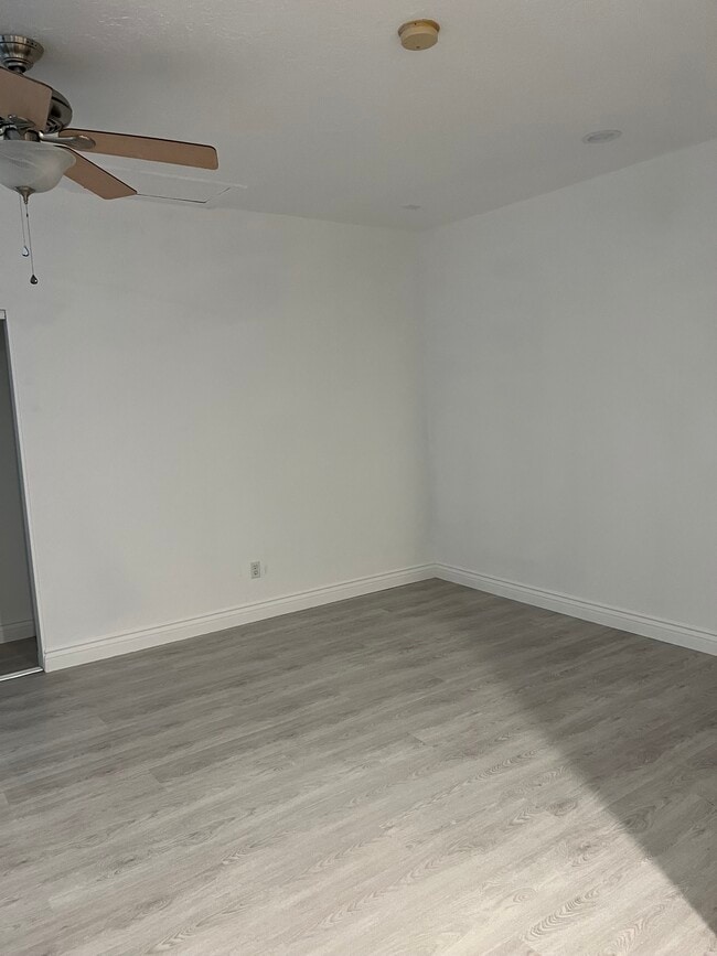 Bedroom - 11070 Densmar Rd Unit B