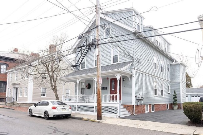 Building Photo - 33 Third St Unit 3
