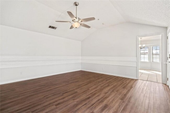 Photo - 1240 Lynchburg Ct