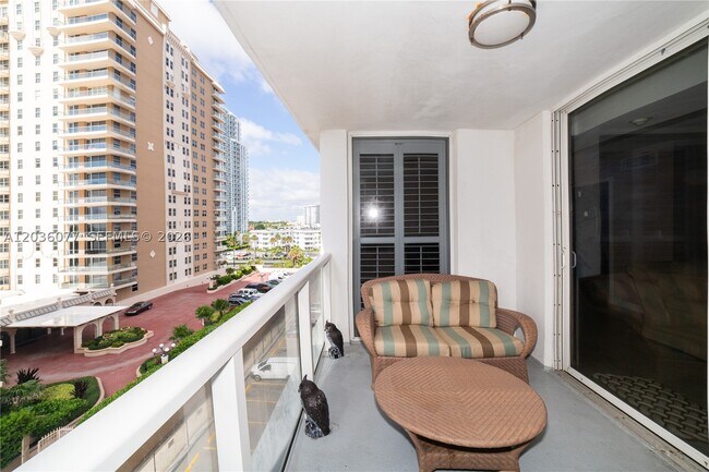 Photo - 1904 S Ocean Dr Unit 604