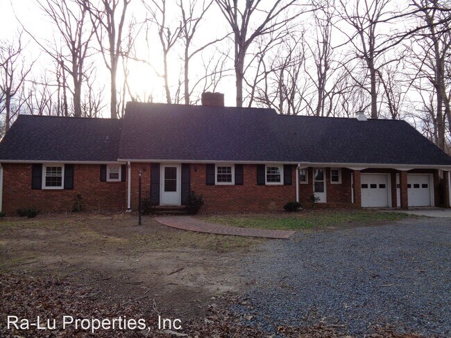 Photo - 4 br, 2.5 bath House - 842 Hinkle Ln