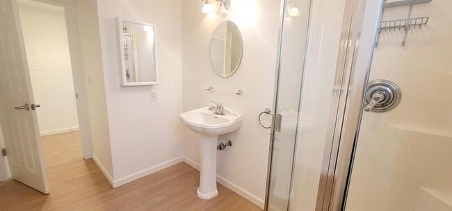 Photo - 2012 Minor Ave E