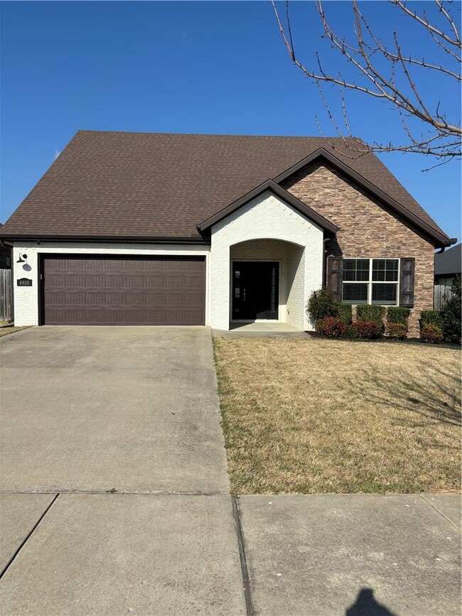 Building Photo - 4400 SW Eggersway Pl