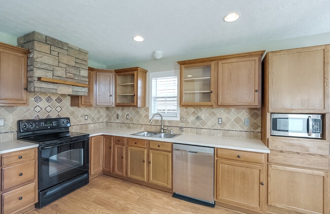 Photo - 2481 Crescenzio Way