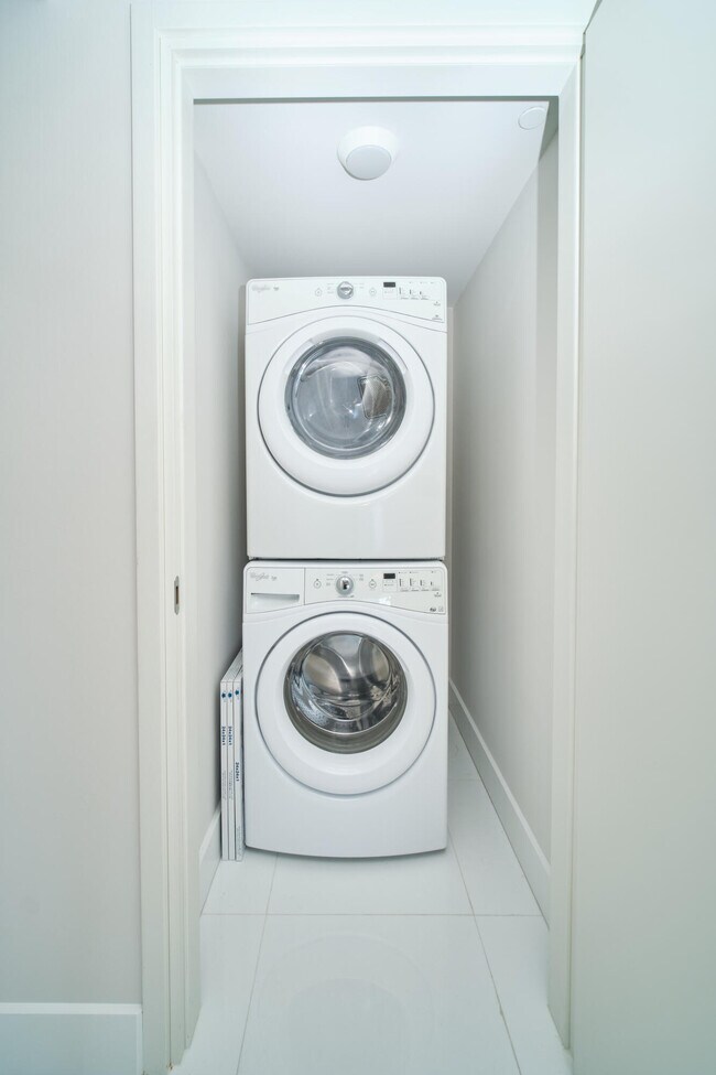 Photo - 1300 Brickell Bay Dr Unidad 2703