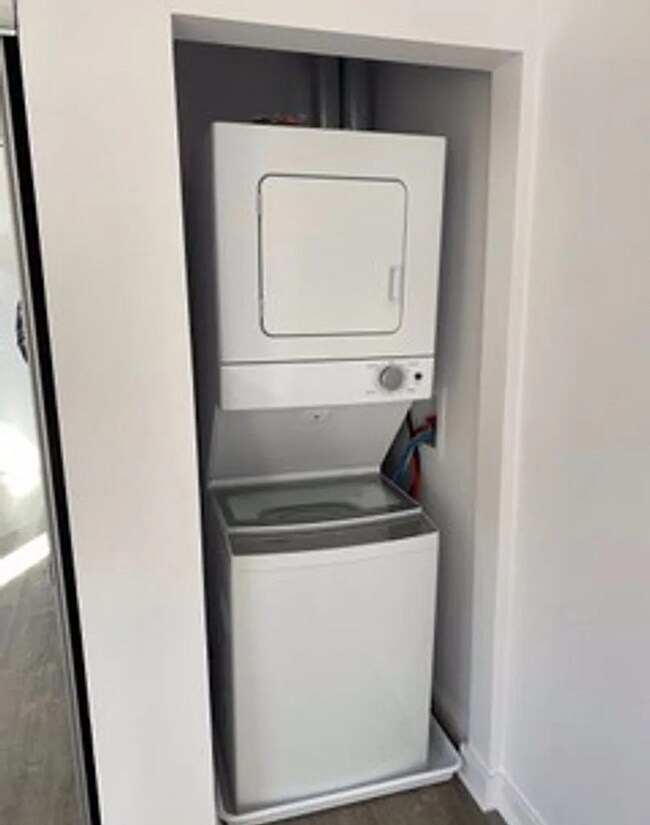 Photo - 4733 Butler St Unidad 4733 Butler Street 3