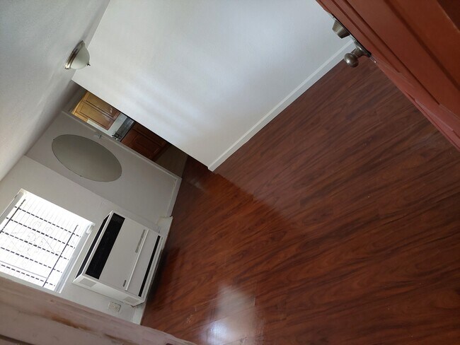 Photo - 412 Bissell Ave Unit 408B